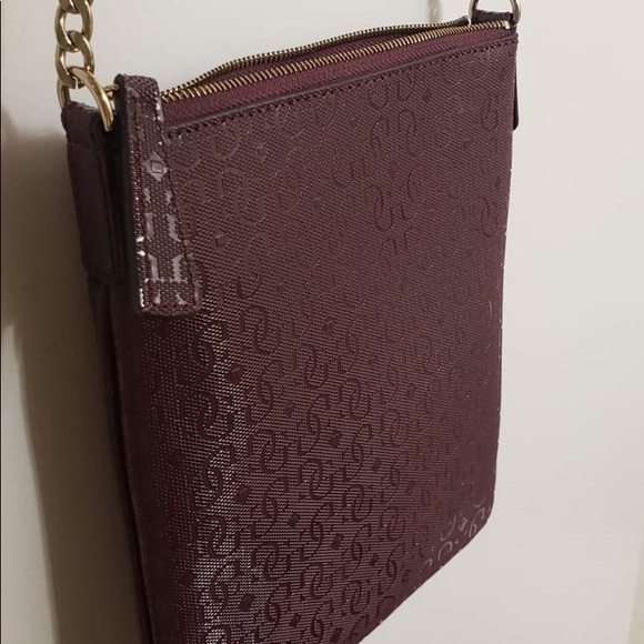 GUESS Maroon Gold Chain Sidebag - Picture 6 of 7